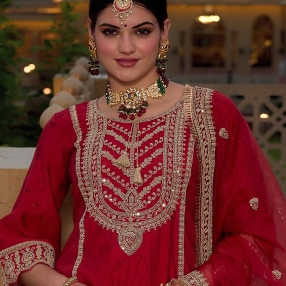 Maroon & Gold-Toned Silk Blend Embroidered A-Line Kurta Set with Trousers & Orga - Picture 3 of 8